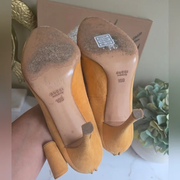 Gucci Bamboo Suede Heels Shoes Women Size 10 B EUC With Box - Picture 7 of 15